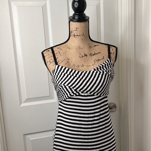 MAX STUDIO Women’s Maxi Dress. Black and White Striped. Size Large - Picture 7 of 8